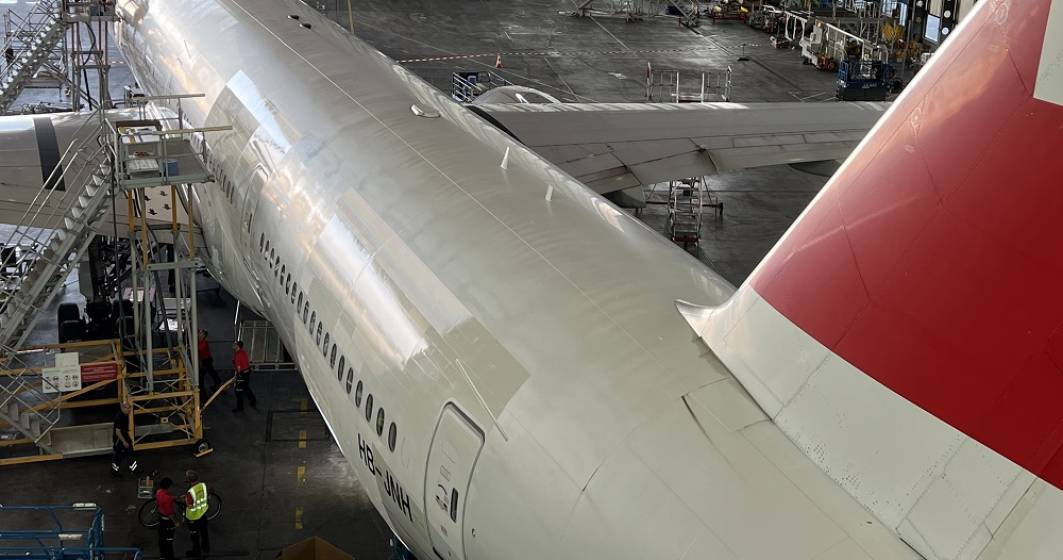 Imagine pentru articolul: O companie aeriană intră în istorie cu un avion acoperit cu ”piele de rechin”