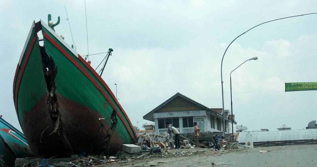 Imagine pentru articolul: Indonezia: 168 de morti, zeci de disparuti si sute de raniti in urma unui tsunami