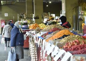 Imagine: Toate vânzările de legume, fructe și flori ar putea fi făcute pe factură...