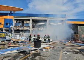 Imagine: BREAKING | Explozie puternică și incendiu la un magazin Dedeman