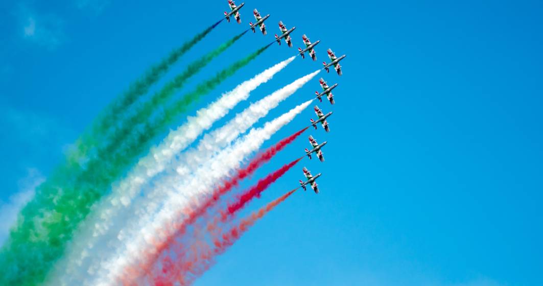 Imagine pentru articolul: VIDEO Avioane italiene „desenează” tricolorul în semn de susţinere a populației