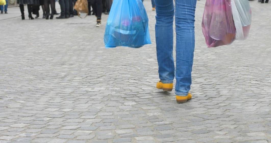 Imagine pentru articolul: Romania interzice, din vara, pungile de plastic