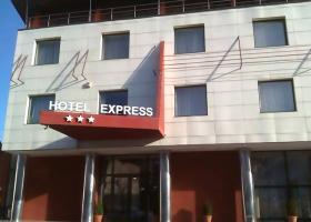 Imagine: CFR Marfă vinde Hotelul Express din Predeal. Ce preț vrea să obțină compania...