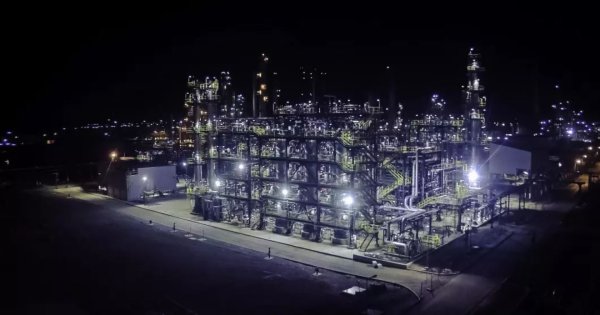 Imagine pentru articolul: OMV Petrom va investi 2 mld. euro în rafinăria Petrobrazi, până în 2030