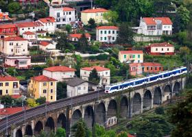 Imagine: Un nou tren te poartă în trei țări din Europa, printre care și Italia, în...