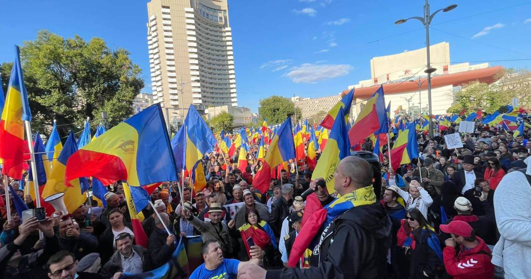 Imagine pentru articolul: VIDEO | Proteste în București: sute de români se declară împotriva vaccinului