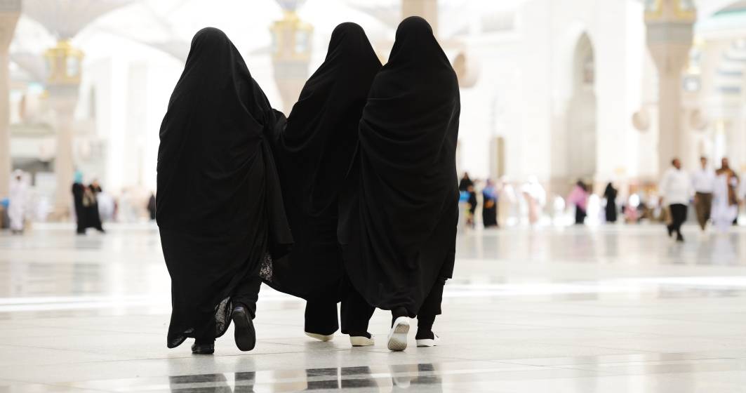 Imagine pentru articolul: Arabia Saudită: Zece femei au fost numite în funcţii de conducere importante la Mecca şi Medina