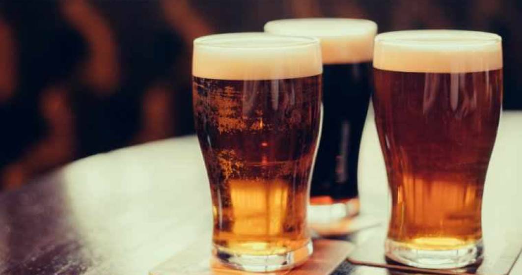 Imagine pentru articolul: Acum zece ani, un roman bea, in medie, 100 de litri de bere anual. Cata bere a baut in 2017?