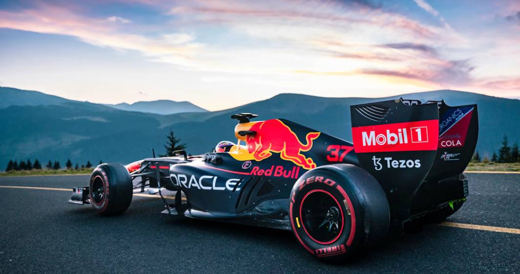 Imagine pentru articolul: Red Bull Racing a îmblânzit Transalpina cu un monopost de Formula 1