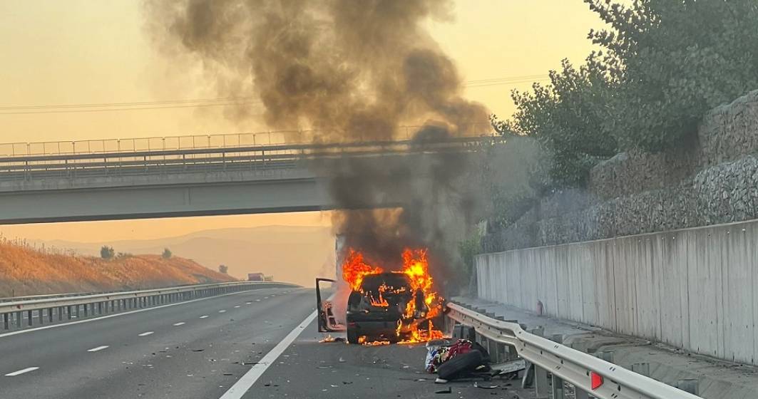 Imagine pentru articolul: FOTO: Incendiu pe autostrada A1. O mașină a luat foc după ce a avut loc un accident