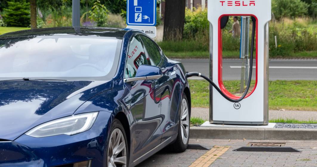 Imagine pentru articolul: Tesla va limita la 80% incarcarea bateriilor la statiile rapide pentru a reduce timpul de asteptare