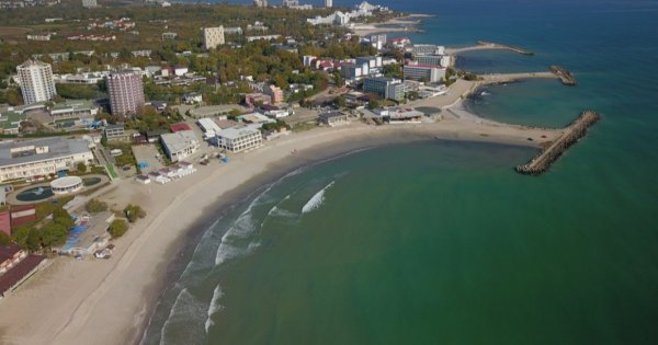 Imagine pentru articolul: Agențiile de turism se opun lărgirii plajelor de pe litoral în plin sezon. Ce...
