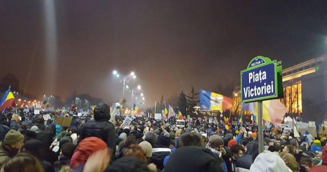 Imagine pentru articolul: Cea de a douasprezecea seara de proteste antiguvernamentale: 3.000 de persoane in Piata Victoriei