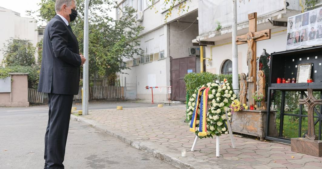 Imagine pentru articolul: 5 ani de la tragedia de la Colectiv | Klaus Iohannis a depus o coroană de flori în memoria victimelor incendiului devastator