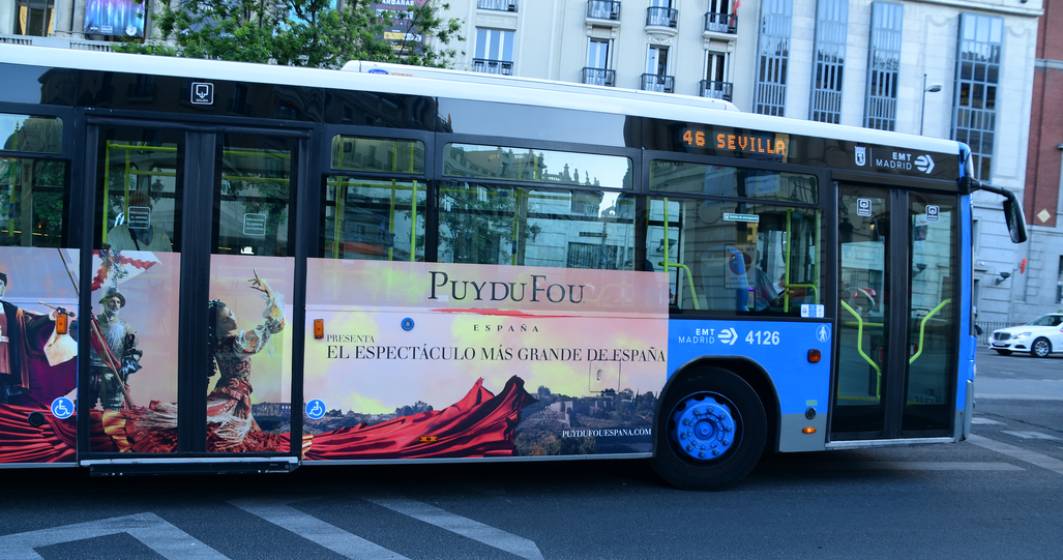 Imagine pentru articolul: Regii Spaniei au mers cu autobuzul prin Madrid şi au vorbit cu călătorii