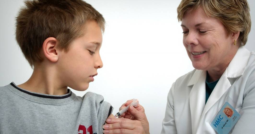 Imagine pentru articolul: Gheorghiță: Avem o perspectivă clară ca, din vară, să putem vaccina grupa 12-15 ani