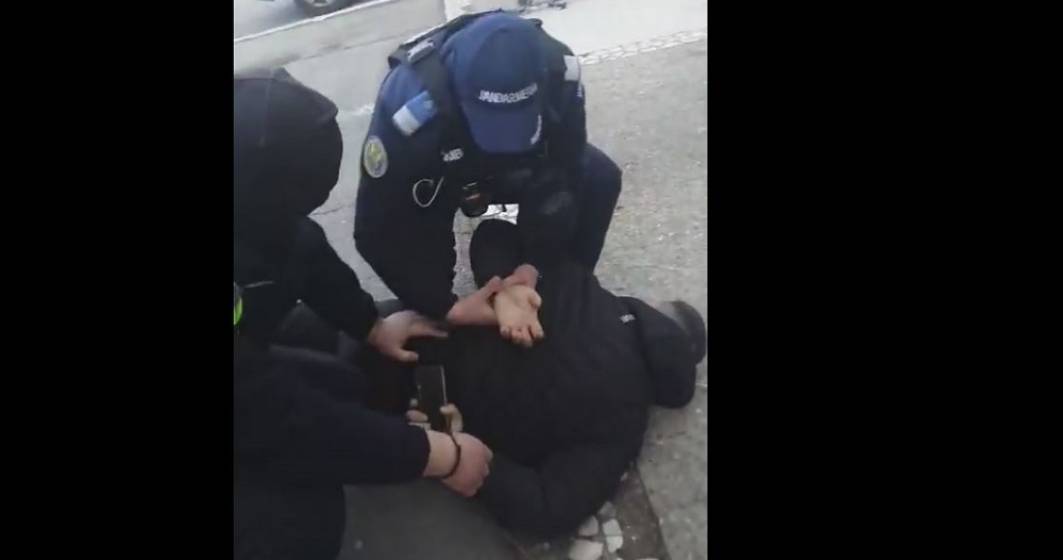Imagine pentru articolul: A patra zi de proteste | Un tânăr din Constanța a fost reținut de jandarmi