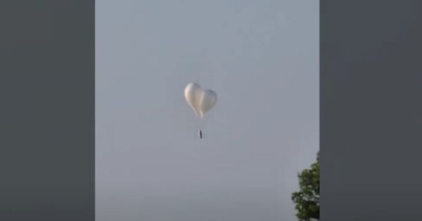 Imagine pentru articolul: Răzbunarea continuă: Coreea de Nord trimite din nou baloane cu deșeuri în...