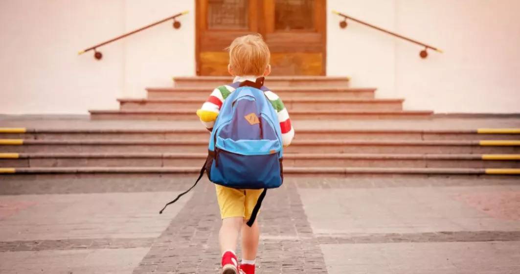 Imagine pentru articolul: Cât costă prima zi de școală în România și în lume. Țara unde 10% dintre părinți se împrumută de la cămătari