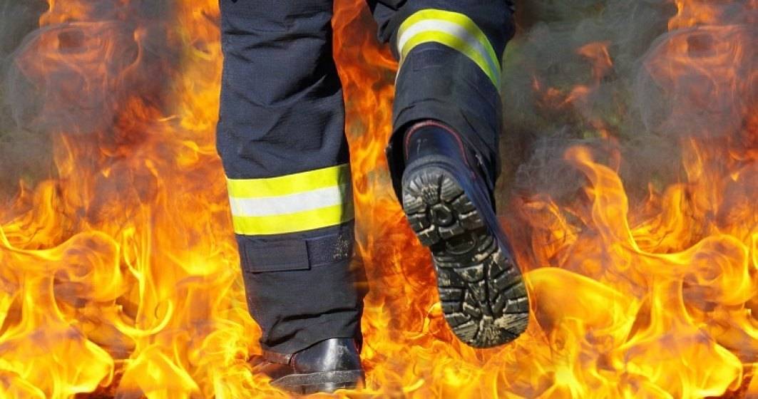 Imagine pentru articolul: Incendiu puternic izbucnit la o hala de productie din Buftea: nu sunt inregistrate victime