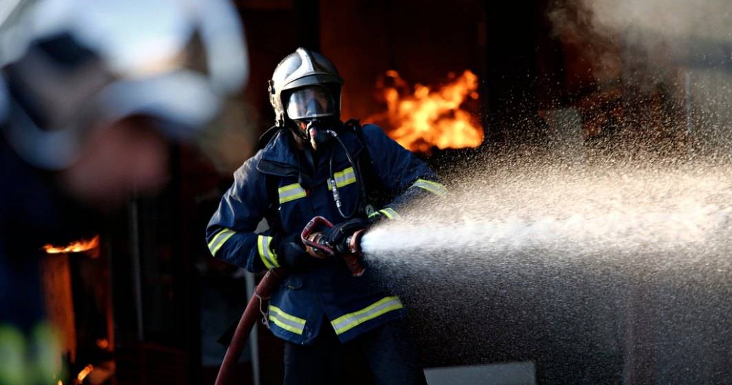 Imagine pentru articolul: Un incendiu puternic a izbucnit în Capitală. Pompierii intervin cu 10 autospeciale