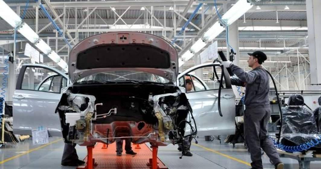 Imagine pentru articolul: Şeful Daimler avertizează că producătorii auto s-ar putea confrunta până în 2023 cu deficitul de cipuri