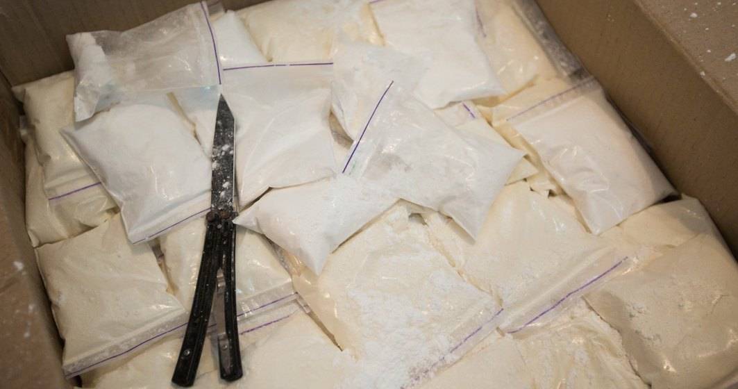 Imagine pentru articolul: VIDEO Cum a fost confiscată o tonă de cocaină pe noua rută maritimă africană a traficului de droguri