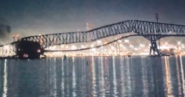Imagine pentru articolul: VIDEO | Pod important din SUA, doborât de un vapor. Mașini și oameni au ajuns...