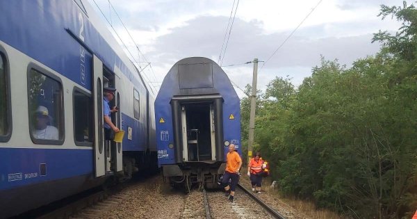 Imagine pentru articolul: Mai multe vagoane ale unui tren cu 200 de călători au deraiat aproape de...
