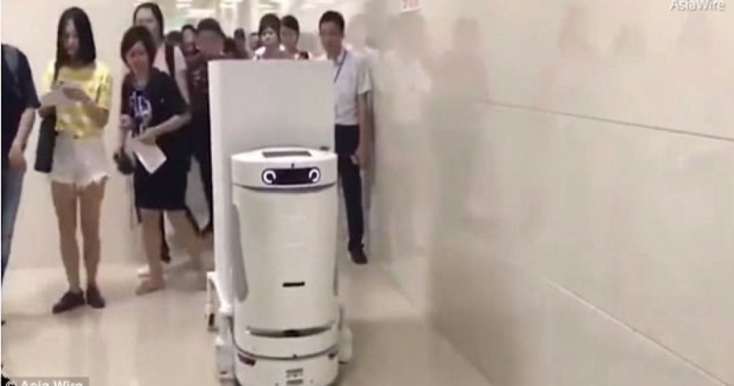 Imagine pentru articolul: Spitalul in care lucreaza mai multi roboti. Fiecare face munca a patru oameni