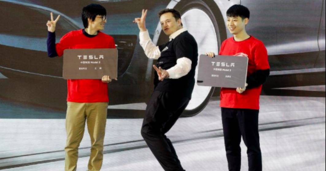 Imagine pentru articolul: Elon Musk a dansat pe scena in noua fabrica Tesla din China