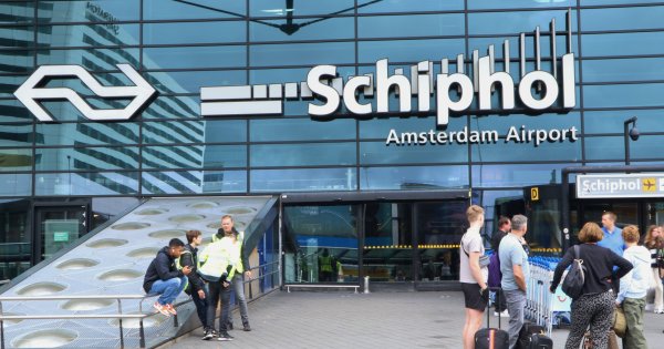 Imagine pentru articolul: Amsterdam cere interzicerea completă a zborurilor de noapte pe Schiphol, cel...