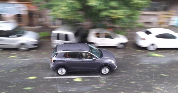 Imagine pentru articolul: Analiză: Bucureștenii nu mai cumpără mașini la mâna a doua. Raport de peste 2...