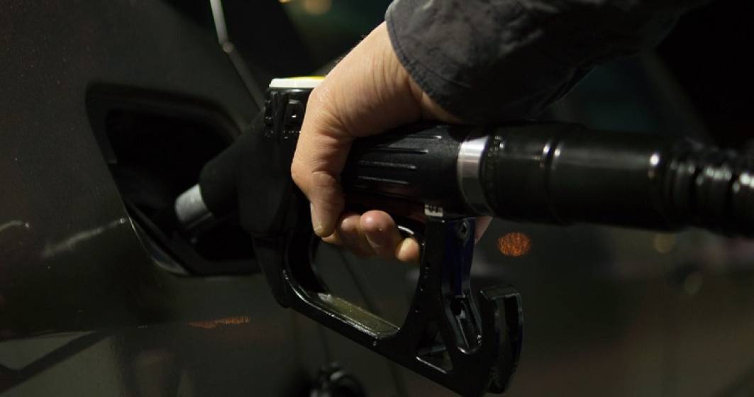 Imagine pentru articolul: Pretul benzinei, mai mare in Romania decat in Bulgaria sau Ungaria si dublu fata de SUA. Cel mai mic pret din lume este de 2 bani/litru