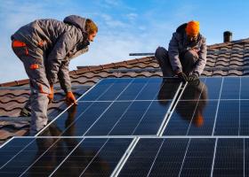 Imagine: Trei sferturi dintre români se gândesc să își instaleze panouri solare sau...
