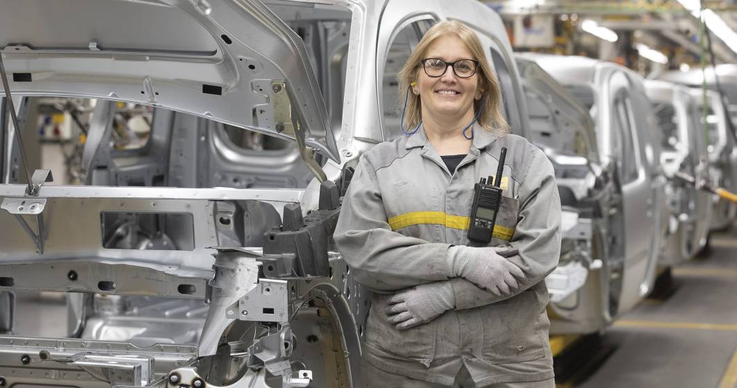 Imagine pentru articolul: Renault, de partea egalității: Salariile angajaților femei și bărbați au ajuns la același nivel