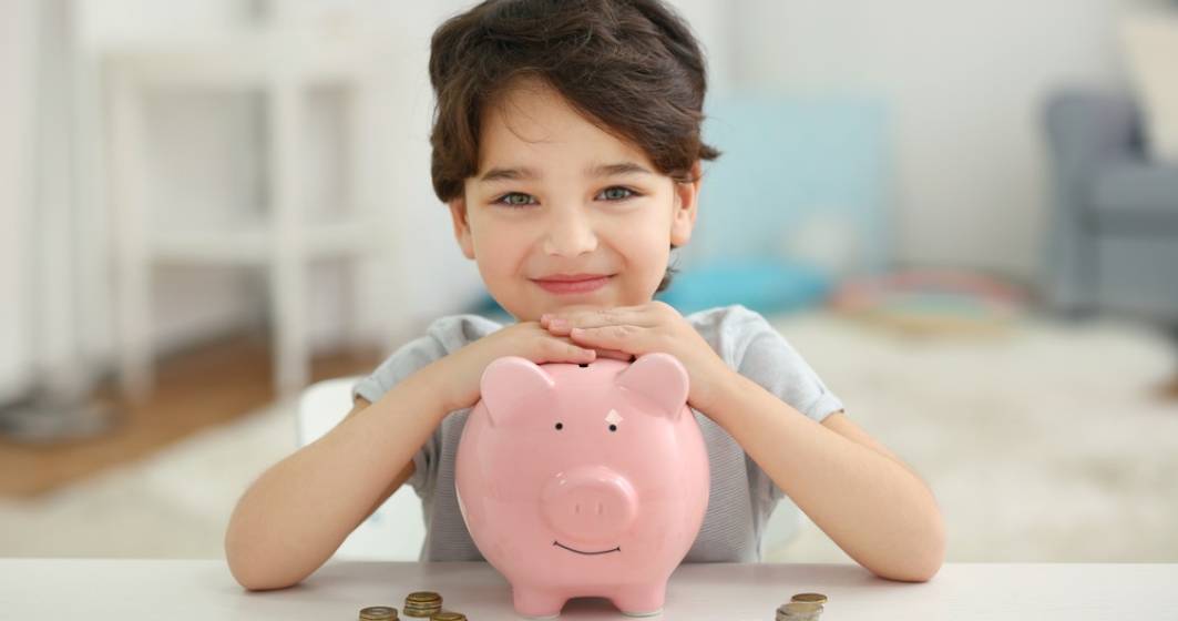 Imagine pentru articolul: Educația financiară sau de ce trebuie copiii să învețe cum să „hrănească” mai bine porcușorul familiei
