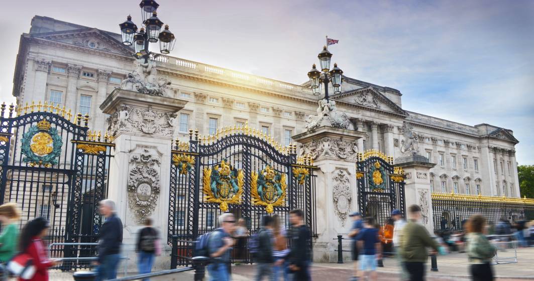 Imagine pentru articolul: Palatul Buckingham va tăia anul acesta 380 de locuri de muncă temporare