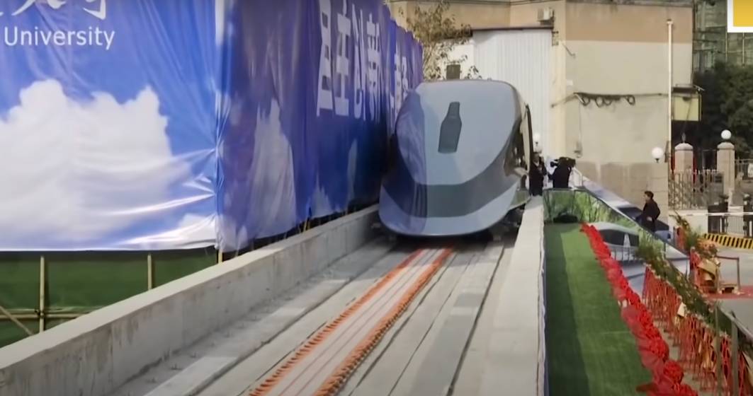 Imagine pentru articolul: China a prezentat un prototip de tren care merge de aproximativ zece ori mai rapid decât viteza medie a trenurilor CFR