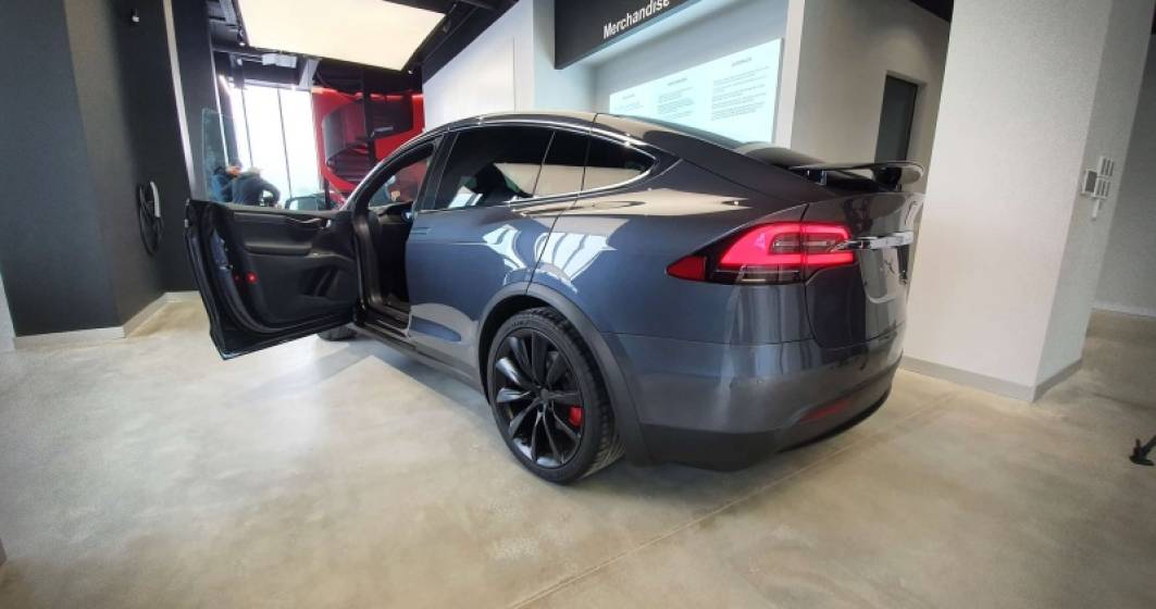 Imagine pentru articolul: Partidul lui Ponta a cumpărat Tesla Model X de 133.000 de euro din bani publici