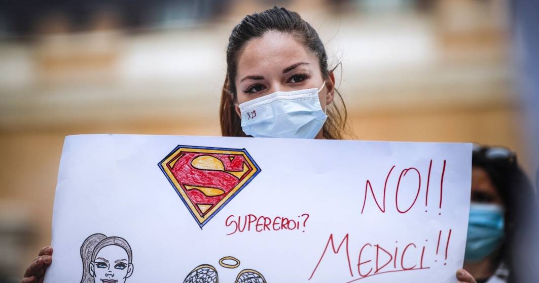 Imagine pentru articolul: Mii de medici au ieşit în stradă în Italia pentru a cere o reformă