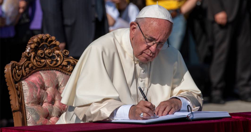 Imagine pentru articolul: Papa Francisc i-a binecuvântat pe agenții ”ANAF-ului italian”