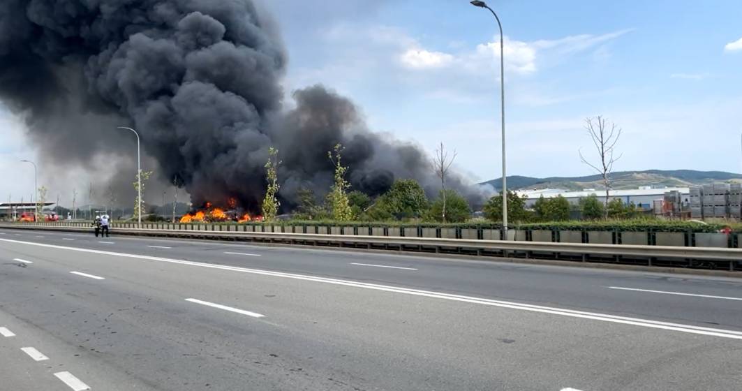 Imagine pentru articolul: VIDEO | Incendiu de proporții în Alba - au intervenit pompieri din 5 județe