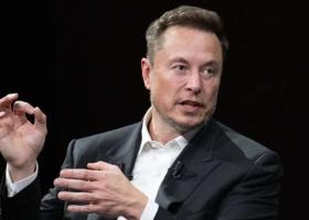 Imagine: Cu un „măr” îl ții pe Musk la distanță: Avertismentul șefului Tesla după...