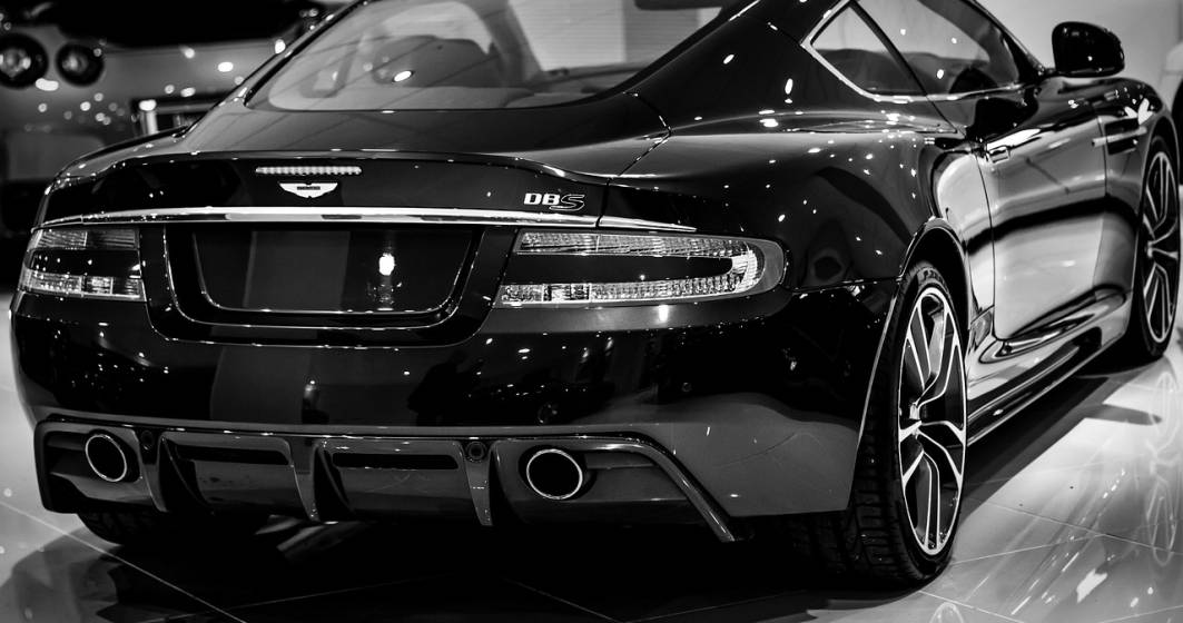 Imagine pentru articolul: Producătorul britanic de maşini de lux Aston Martin îl numește director general pe fostul şef al Bentley, Adrian Hallmark