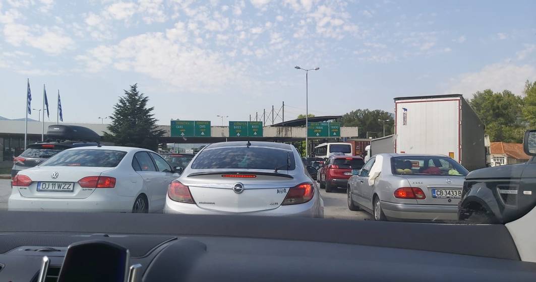 Imagine pentru articolul: FOTO Cum se desfășoară traficul la vama Kulata din Grecia. În continuare românii stau la cozi kilometrice