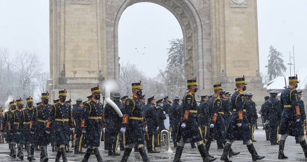 Imagine pentru articolul: Bucureștenii au vrut să forțeze filtrul de jandarmi pentru a vedea ceremonia de 1 Decembrie