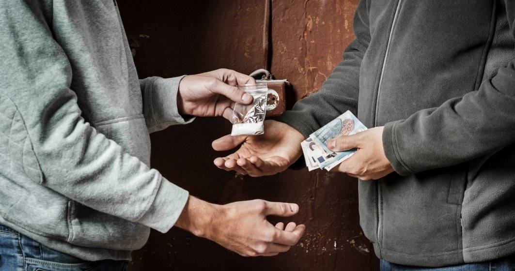 Imagine pentru articolul: Cum au încercat doi români să aducă în țară cocaină de 225.000 de euro din Spania