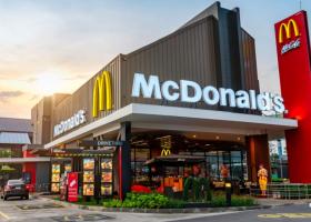 Imagine: McDonald's lansează un nou concept de restaurant. Se numește CosMc's și este...