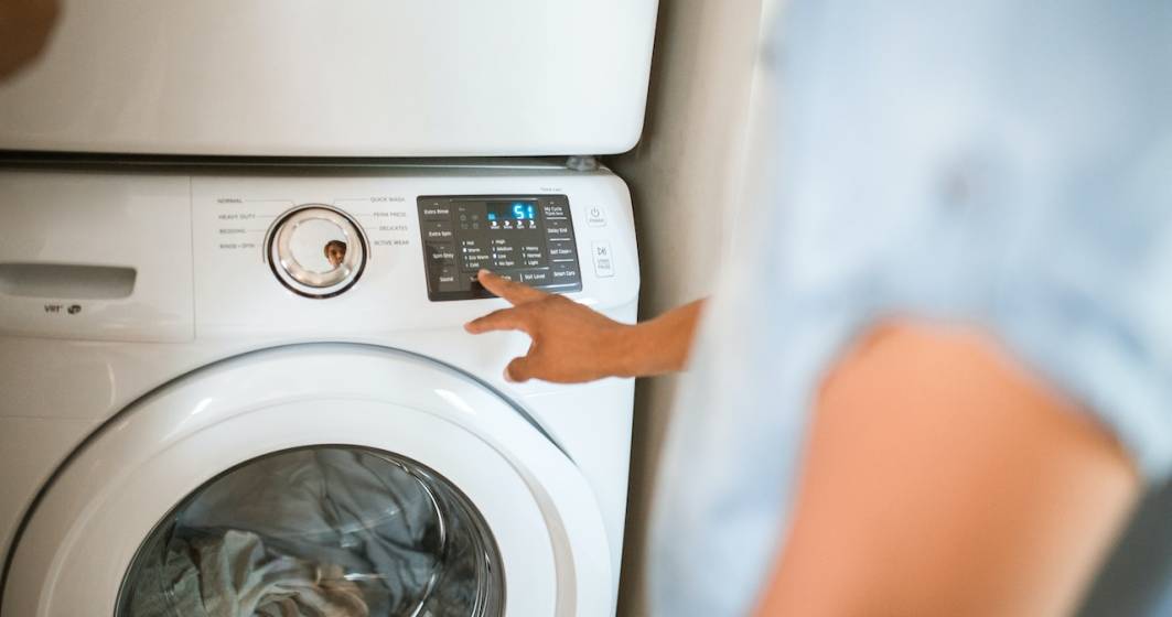 Imagine pentru articolul: La ce temperatură ar trebui, de fapt, spălate rufele. Cât curent electric consumă o mașină de spălat